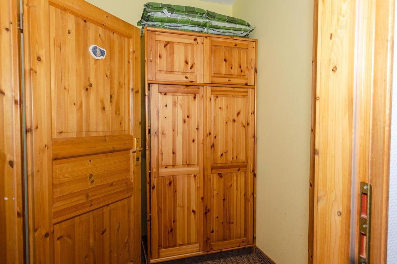 3-R-Ferienwohnung-Fuer-4-Personen-In-Schaprode-Auf-Ruegen-Zi3 Exterior photo
