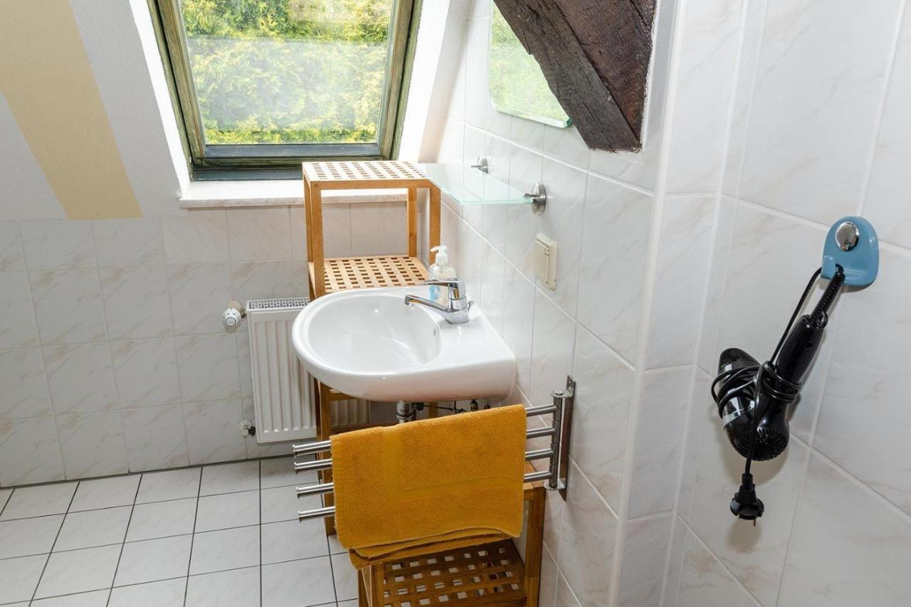 3-R-Ferienwohnung-Fuer-4-Personen-In-Schaprode-Auf-Ruegen-Zi3 Exterior photo