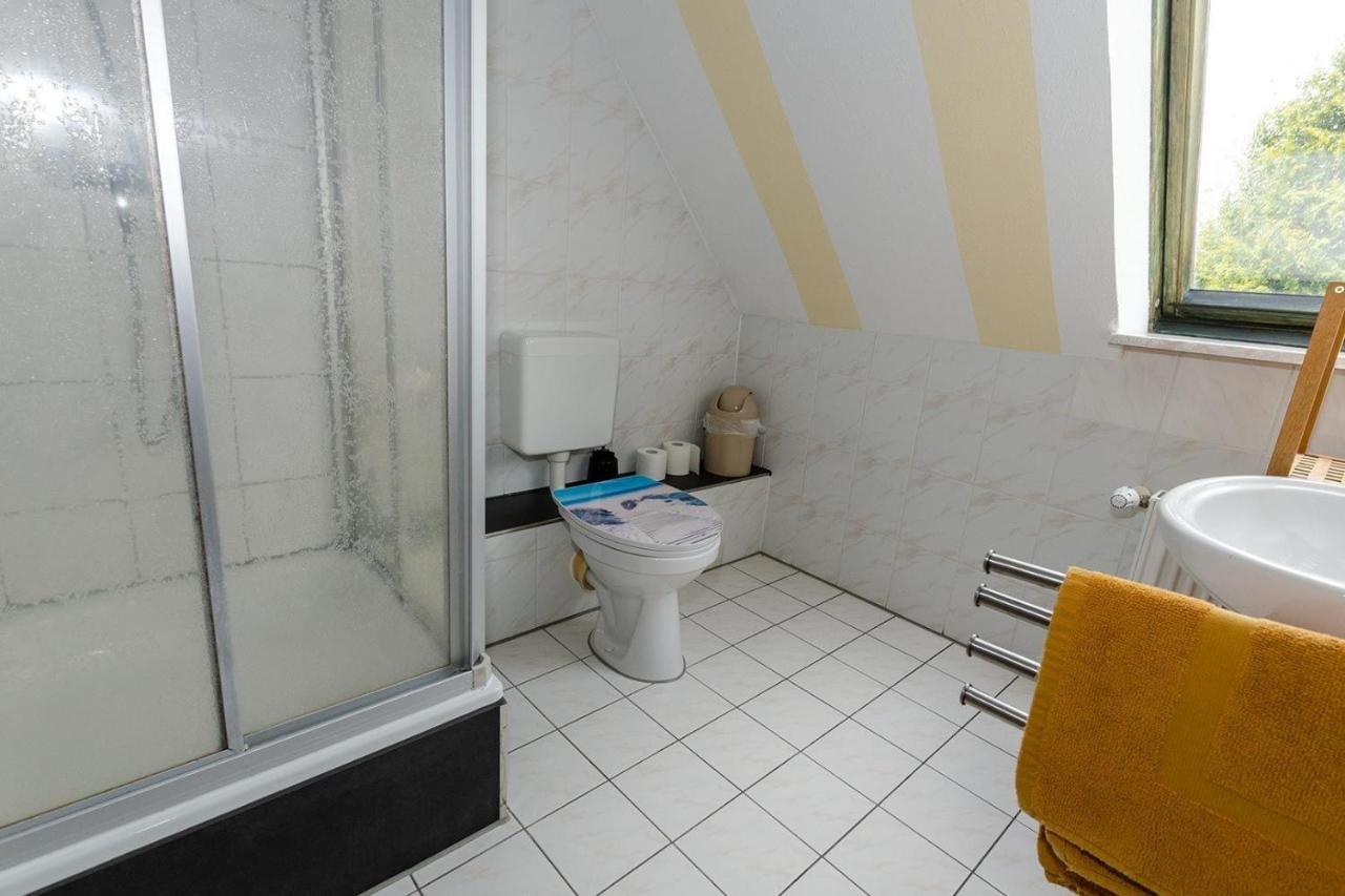 3-R-Ferienwohnung-Fuer-4-Personen-In-Schaprode-Auf-Ruegen-Zi3 Exterior photo